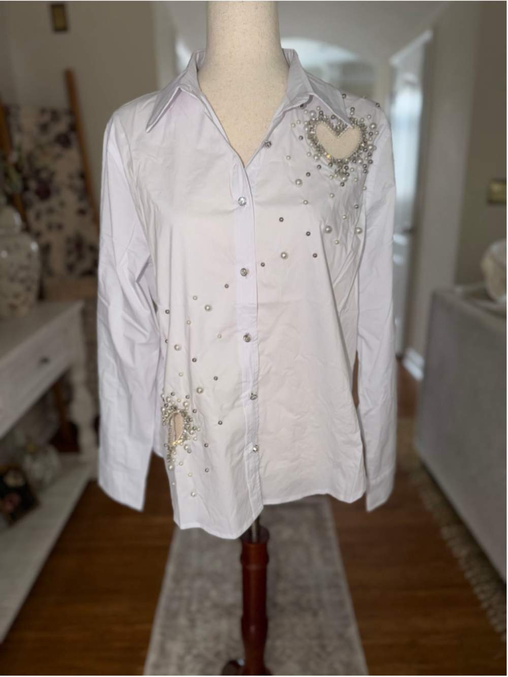 White Button Down Shirt with Pearl and Rhinestone keyhole Hearts Size M NWOT